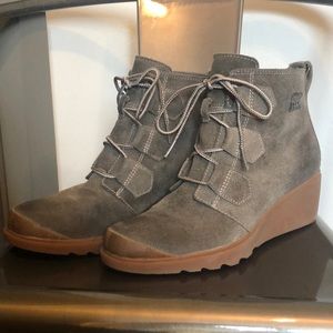 Sorel lace up wedge